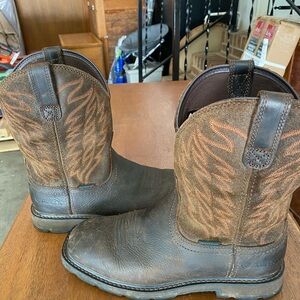 Ariat waterproof boots Size 9. Like new.